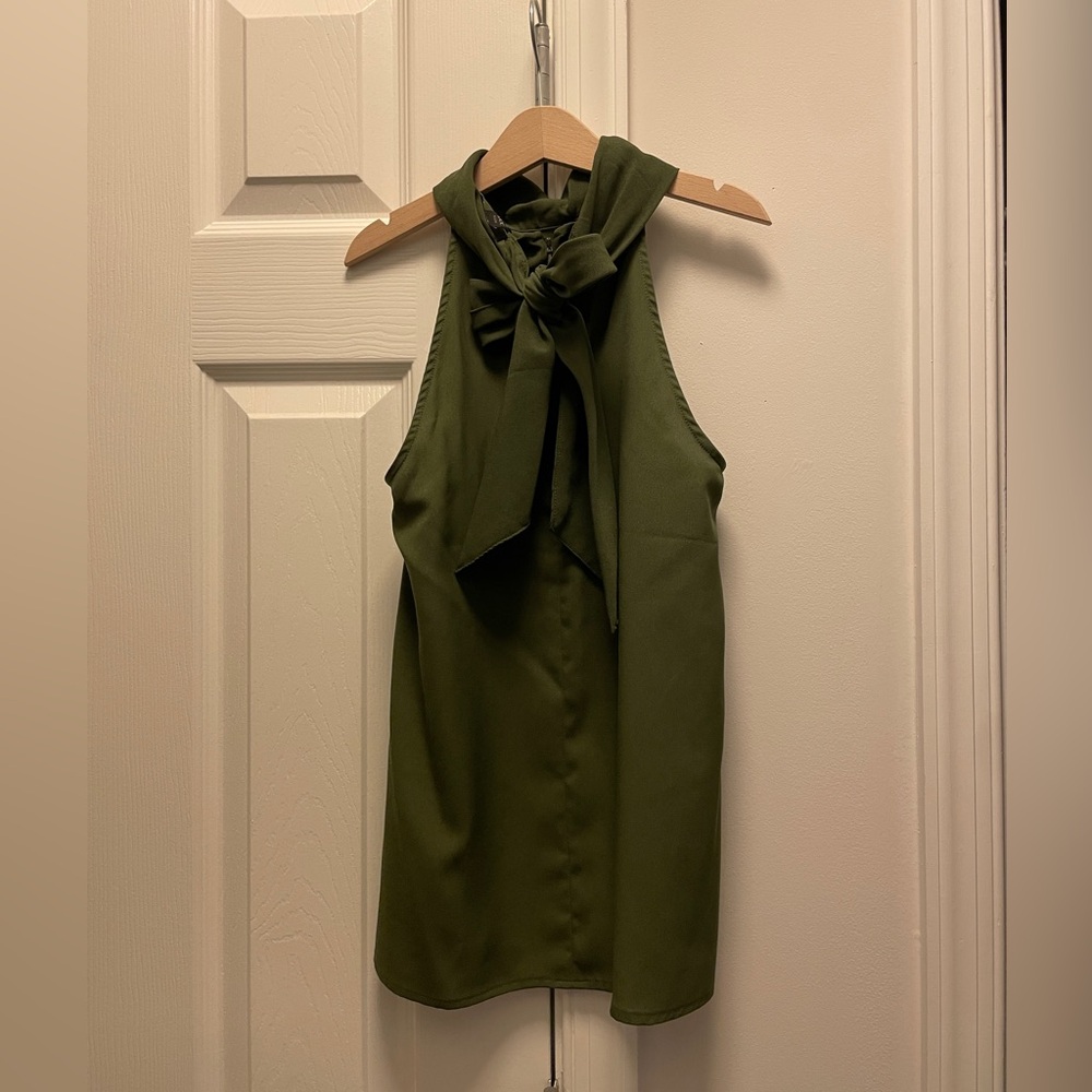 NWT Banana Republic Womens High-Neck Sleeveless Top in dark olive color - Picture 4 of 11